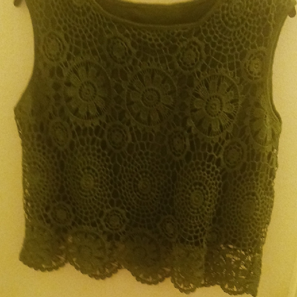 Elegant Green Lace Sleeveless Top